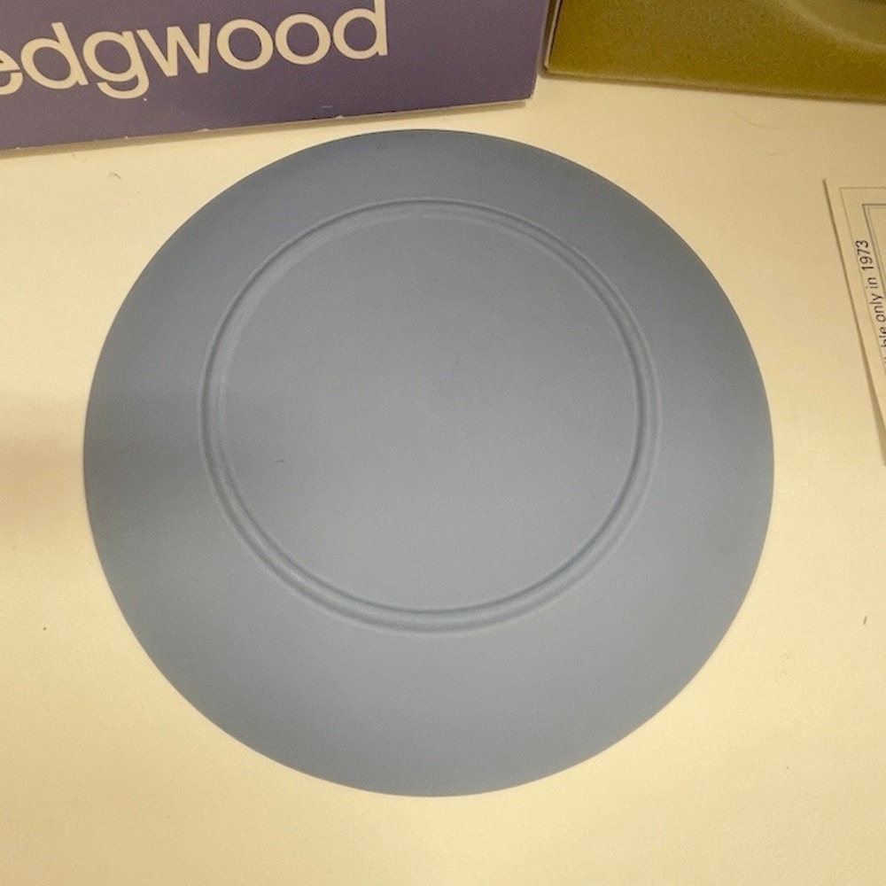 Wedgwood Jasperware 1973 Christmas Plate Tower of London Blue White‎ with Box - Picture 4 of 6